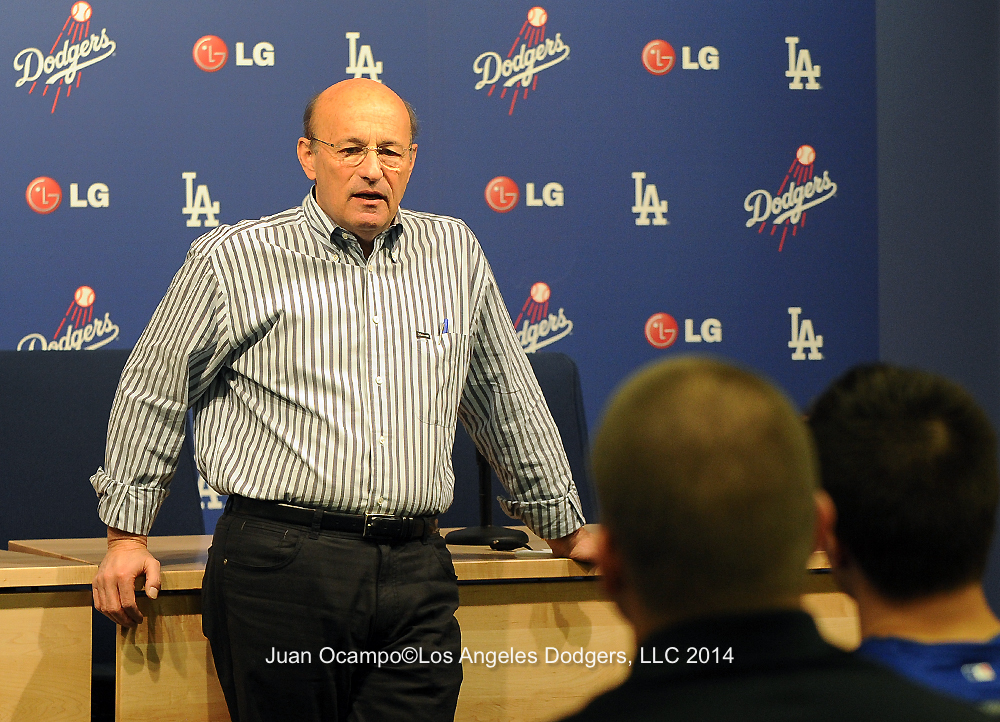 Dodger president and CEO Stan Kasten addressing participants at the Dodgers' Winter Development Program in January. 